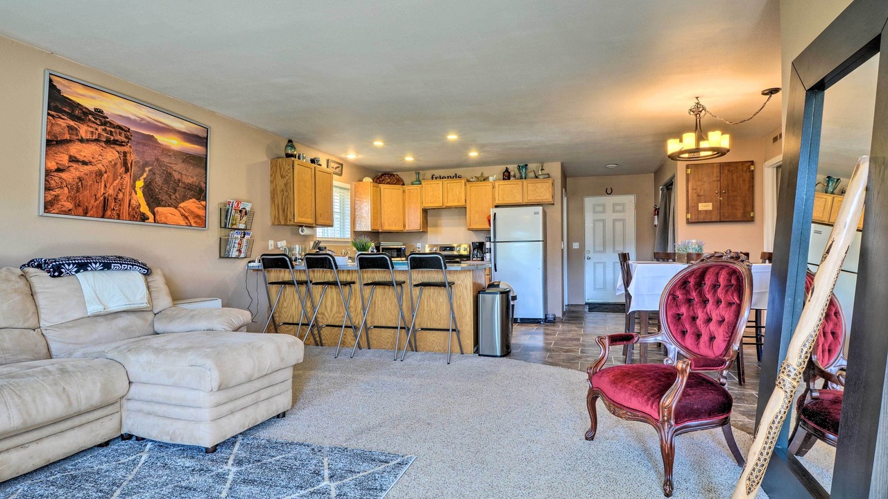 Photo of Livingroom in Hornbrook