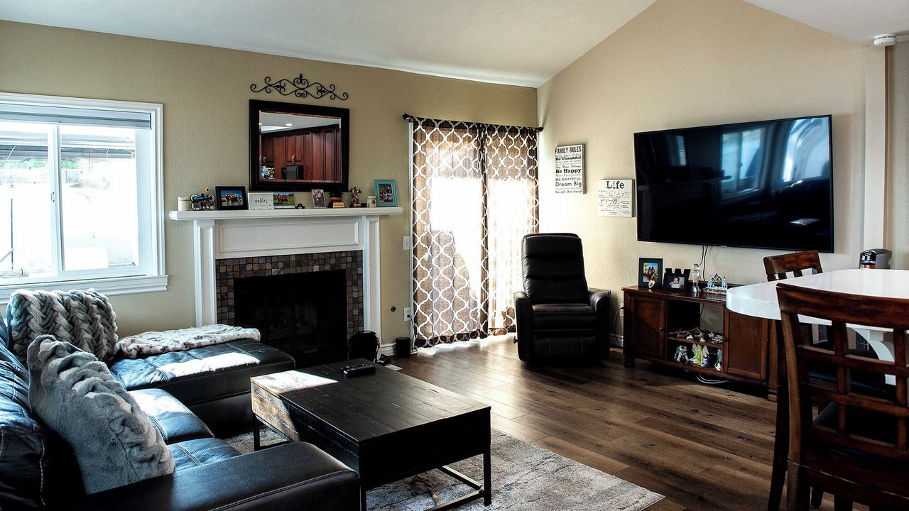 Photo of Livingroom in North Tustin