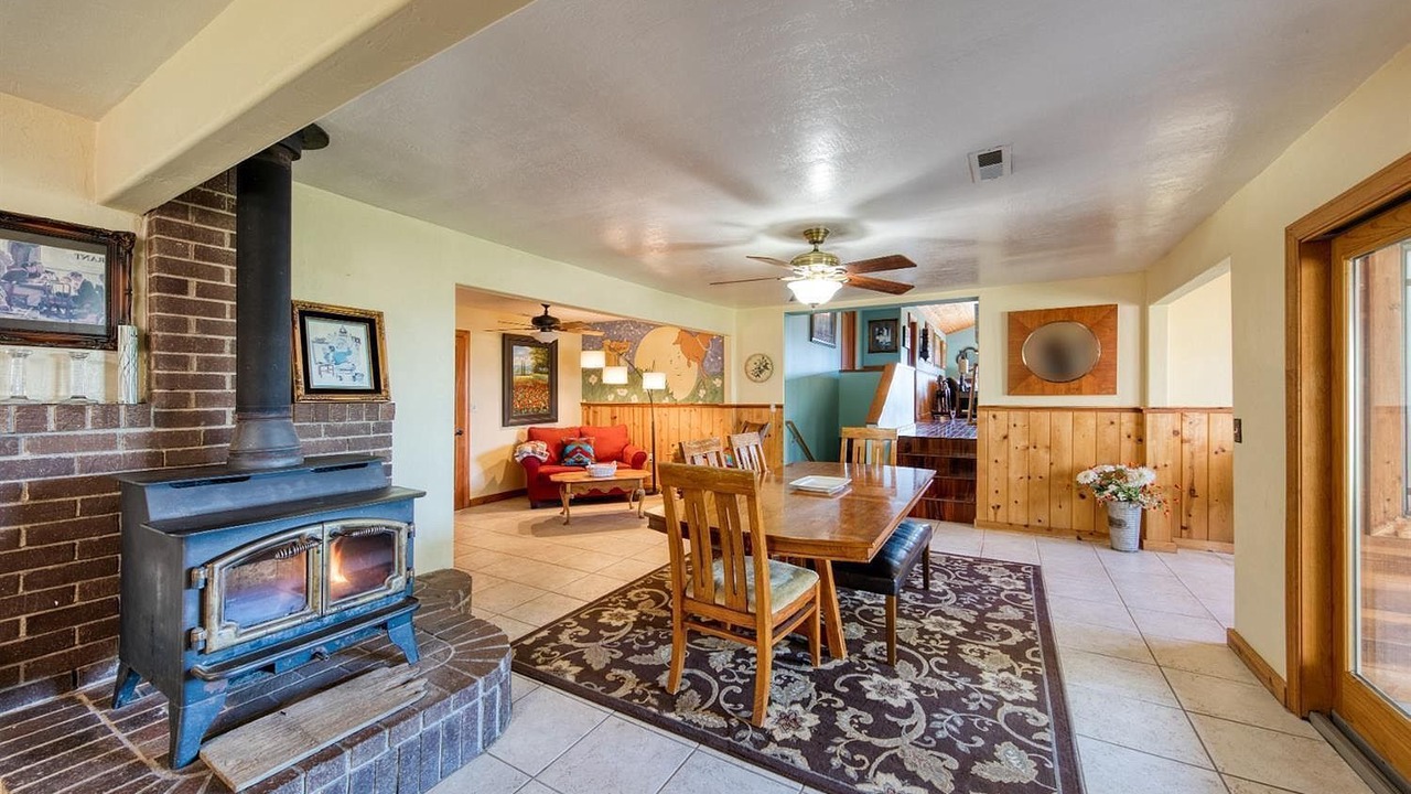 Photo of Bedroom in Ukiah