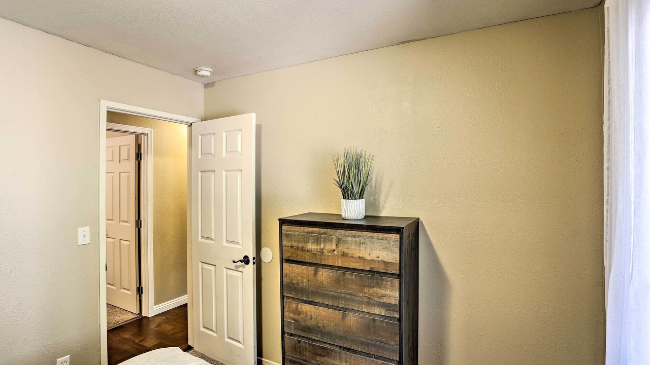 Photo of Bedroom in Shingletown