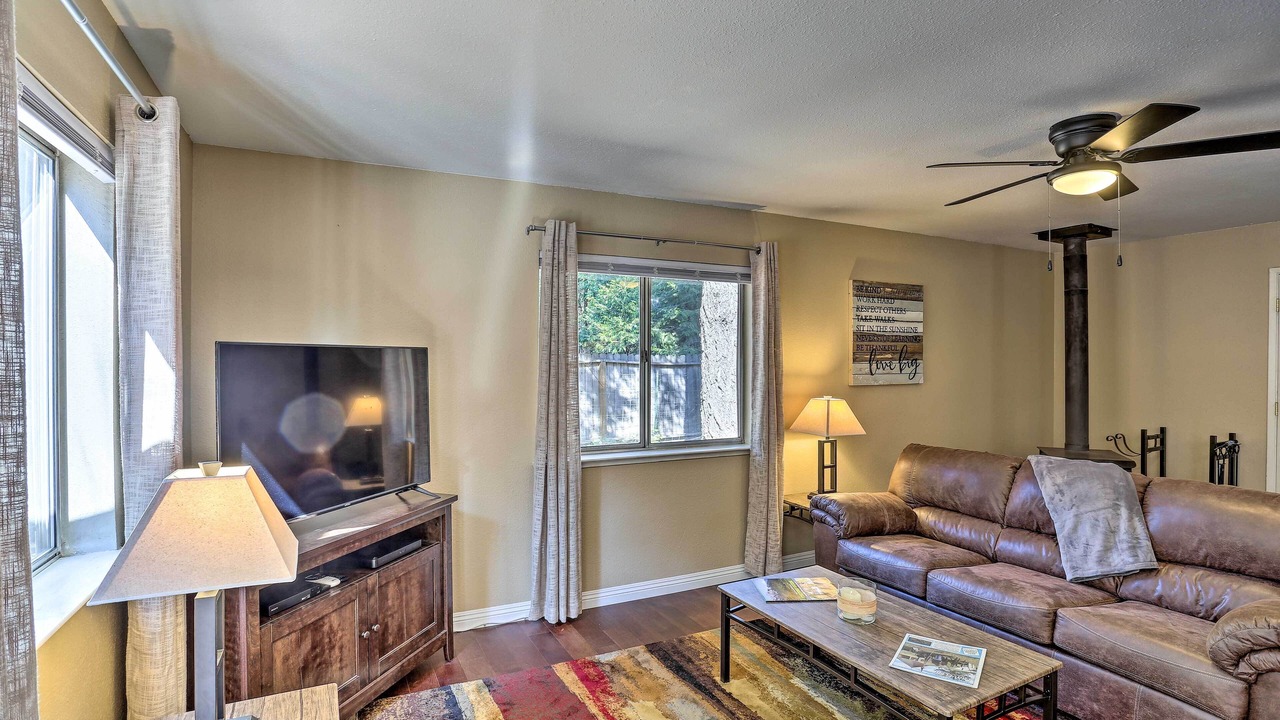 Photo of Bedroom in Shingletown