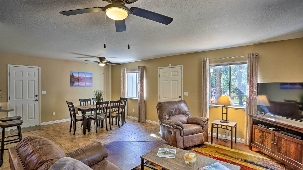 Photo of Livingroom in Shingletown