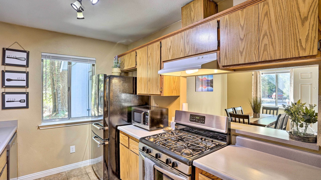 Photo of Kitchen in Shingletown