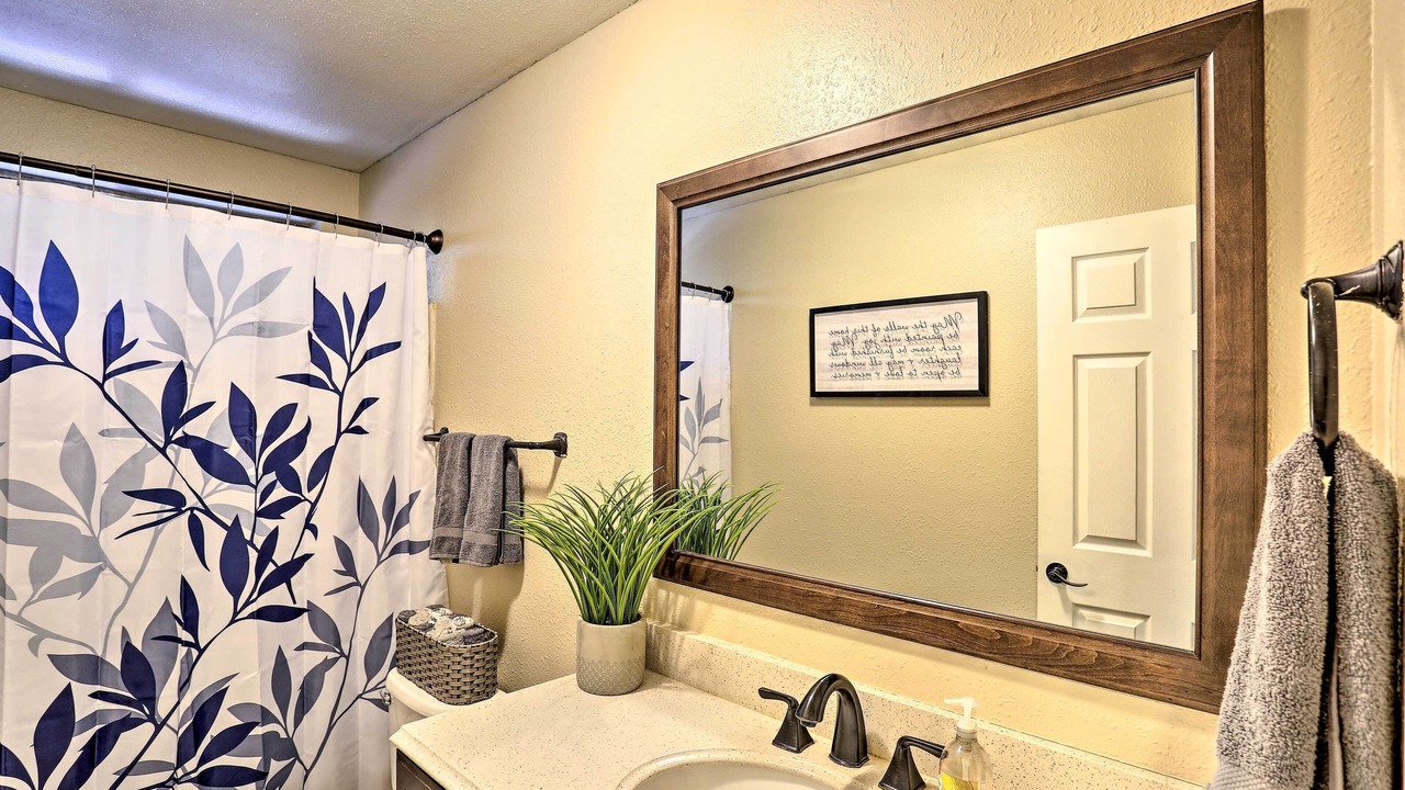 Photo of Bathroom in Shingletown
