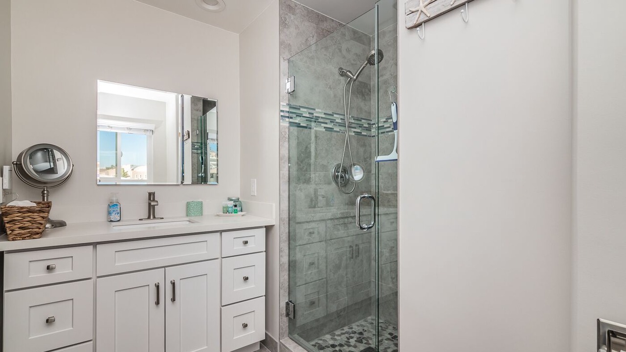 Photo of Bathroom in Cardiff-by-the-Sea