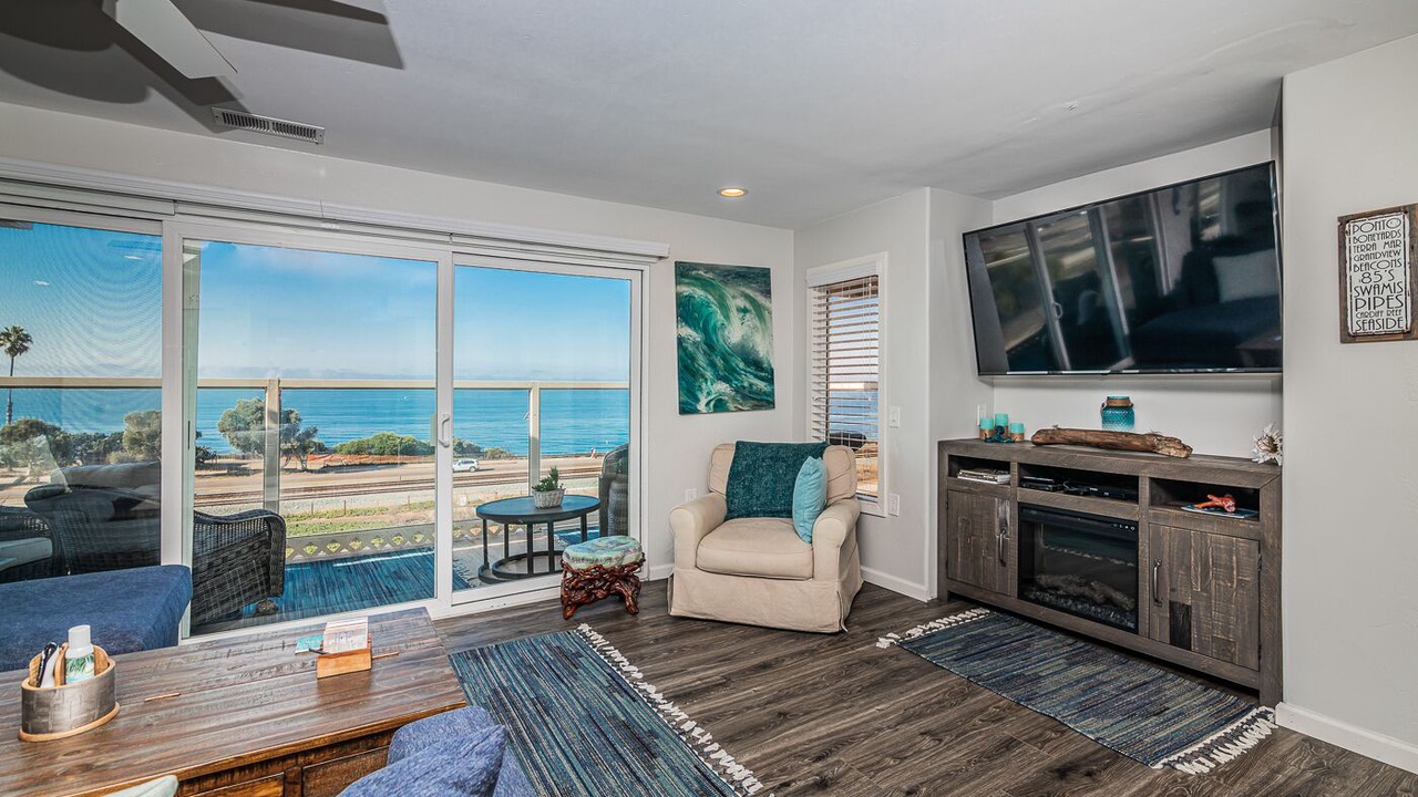 Photo of Livingroom in Cardiff-by-the-Sea