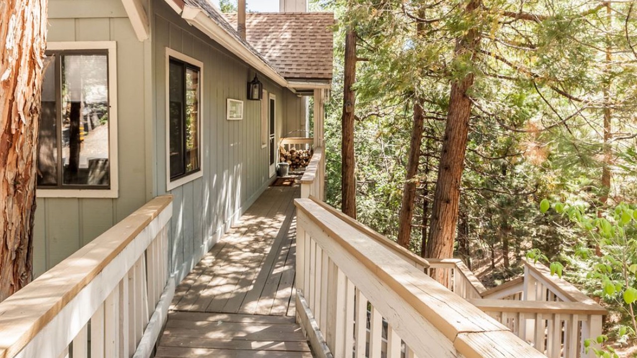 Photo of Patio Balcony in Blue Jay