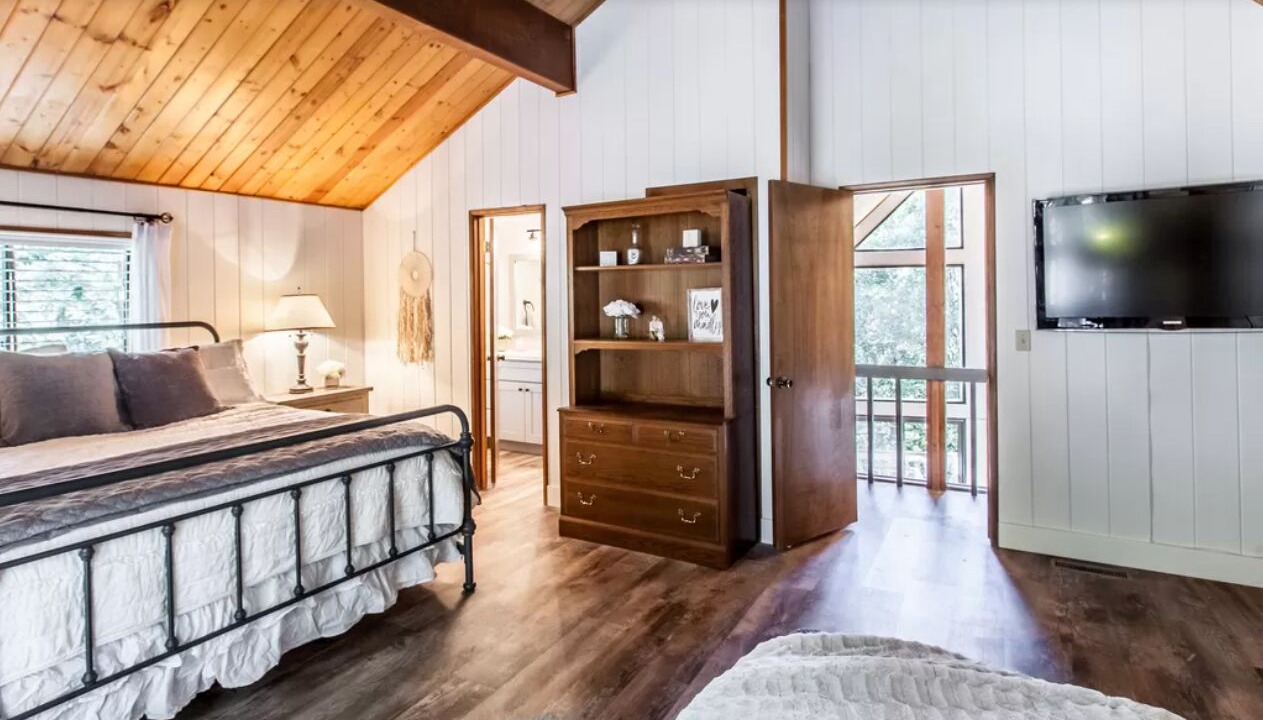 Photo of Bedroom in Blue Jay