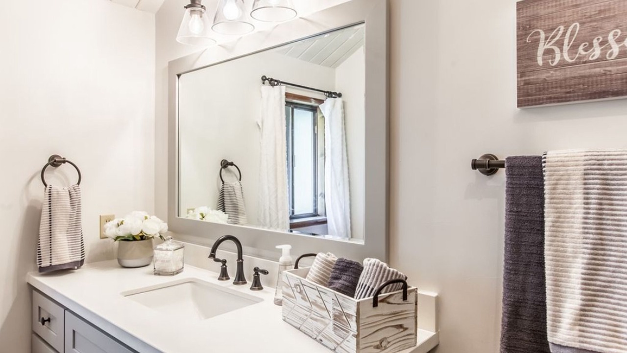 Photo of Bathroom in Blue Jay