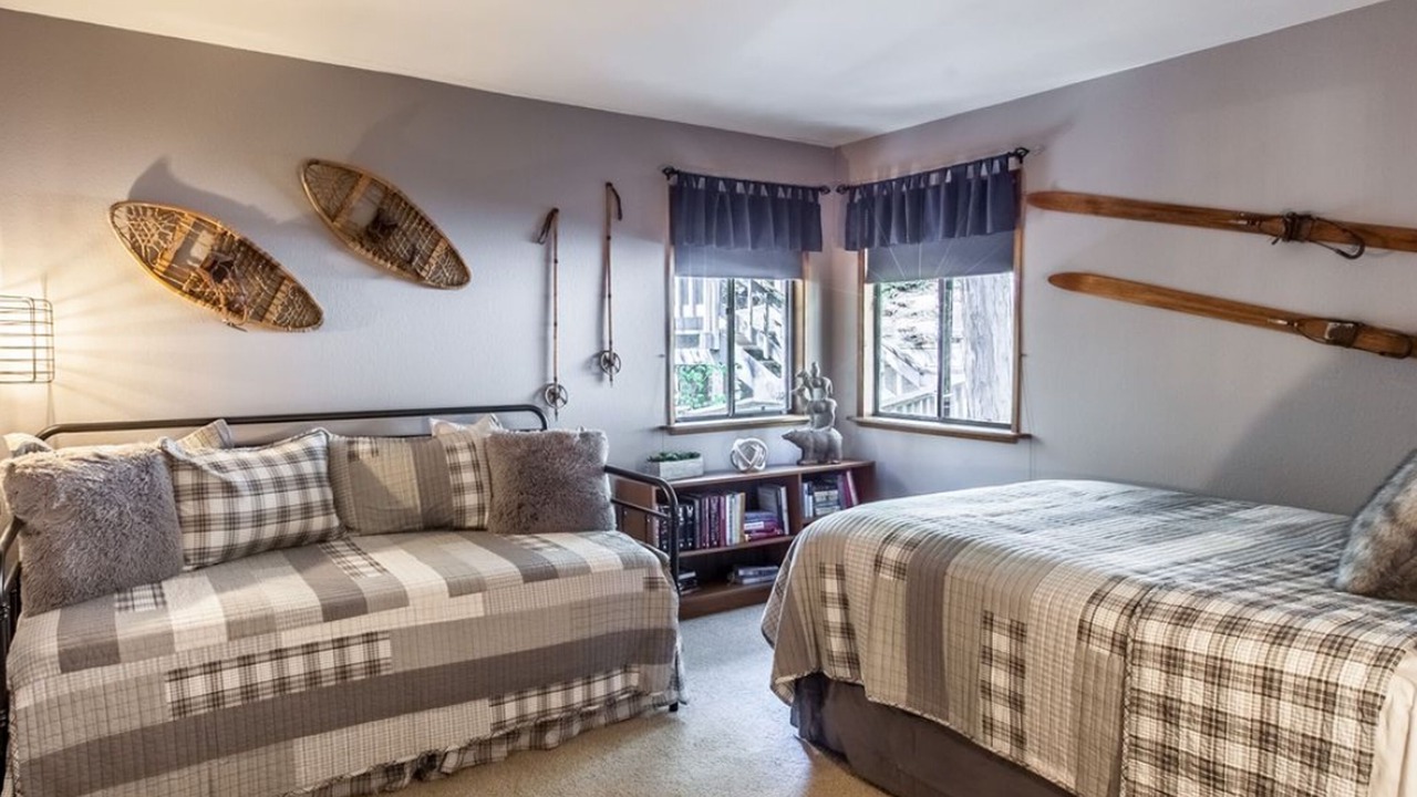 Photo of Bedroom in Blue Jay