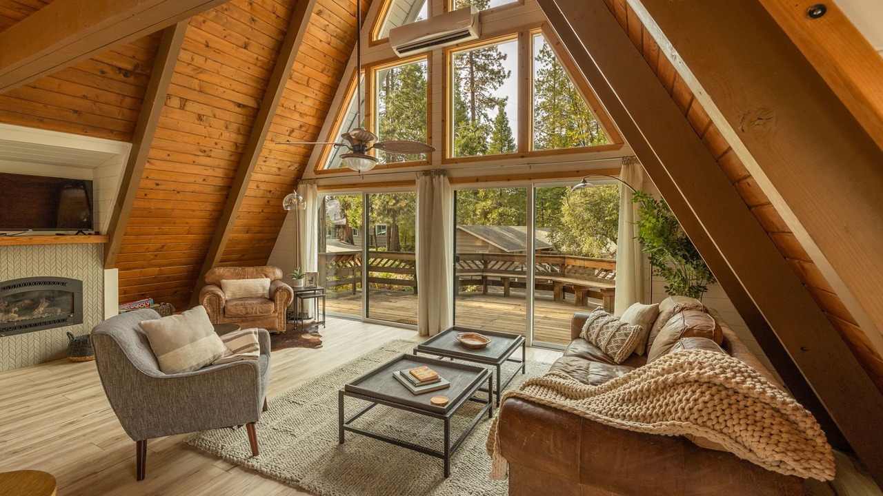 Photo of Livingroom in Bass Lake