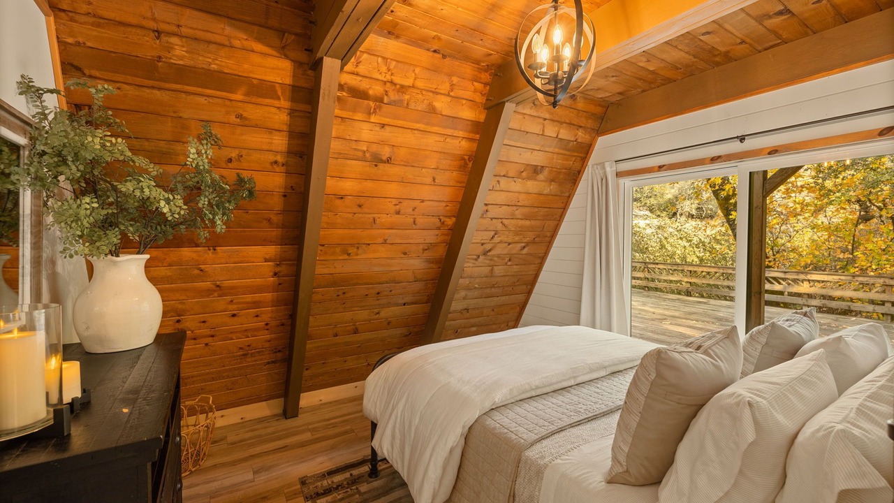 Photo of Bedroom in Bass Lake