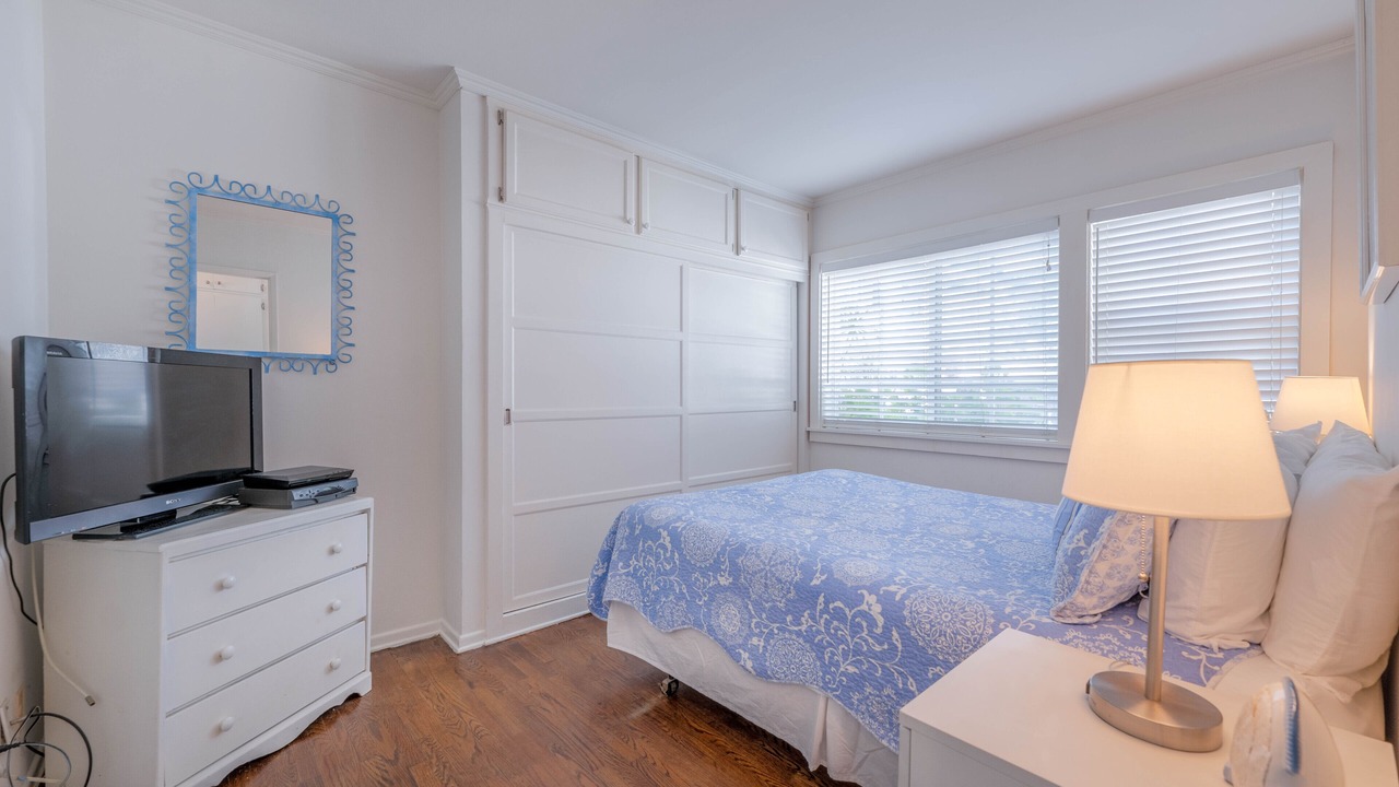 Photo of Bedroom in Eastern Malibu