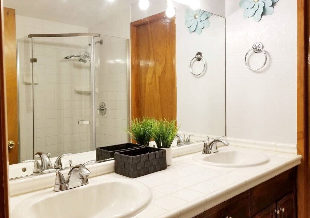 Photo of Bathroom in Sherwood Forest and Thistle Development
