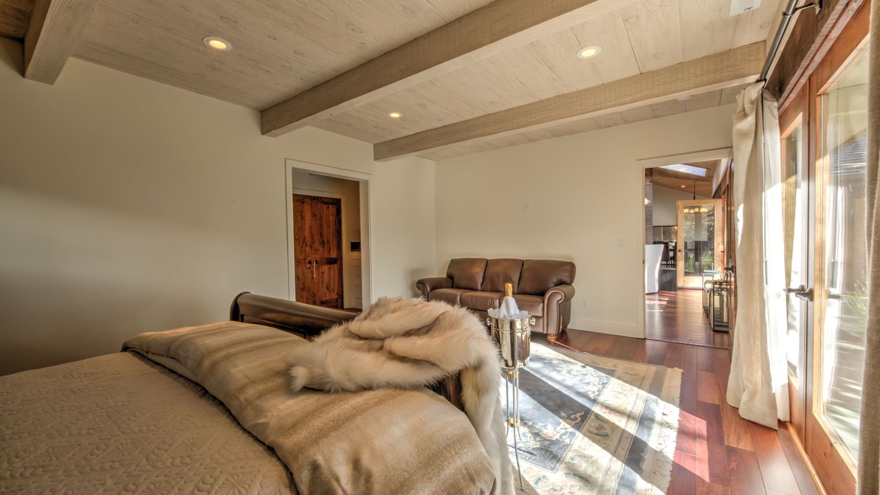 Photo of Livingroom in Northwest Carmel