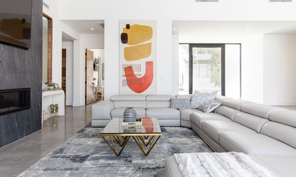 Photo of Livingroom in Racquet Club West