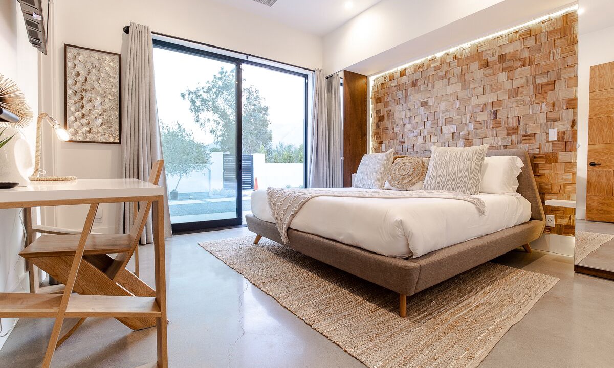 Photo of Bedroom in Racquet Club West