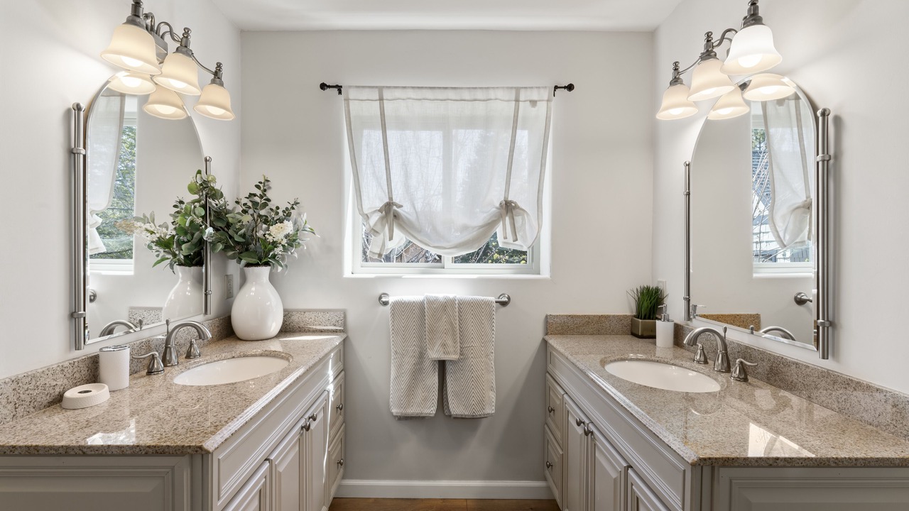 Photo of Bathroom in Cedar Glen