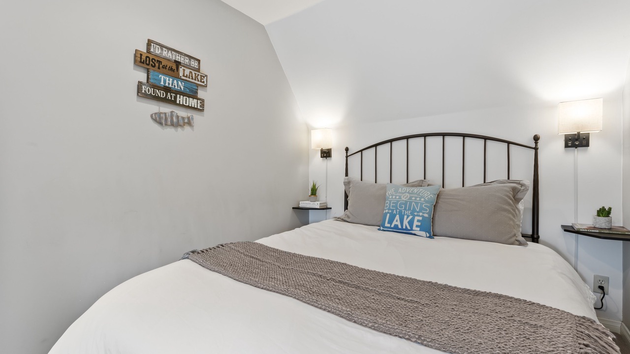 Photo of Bedroom in Cedar Glen