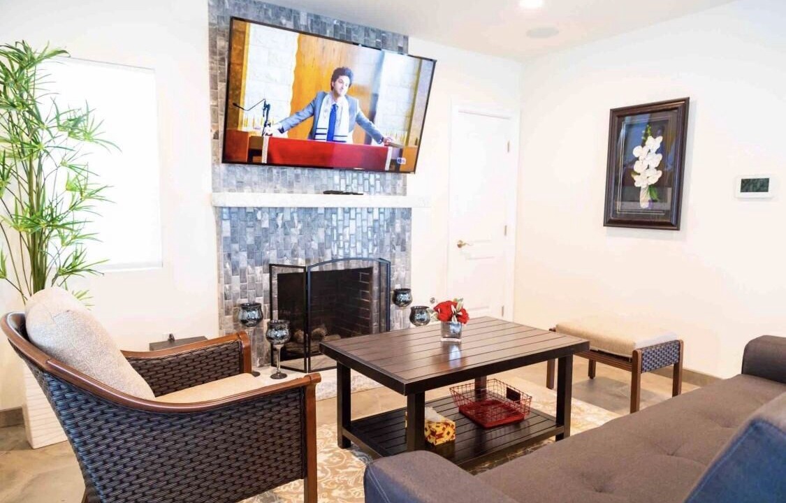 Photo of Livingroom in Studio City