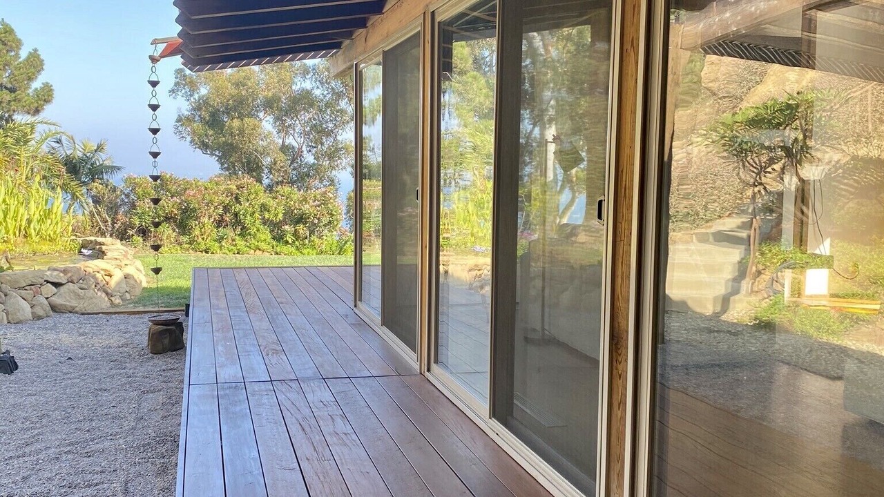 Photo of Patio Balcony in Eastern Malibu