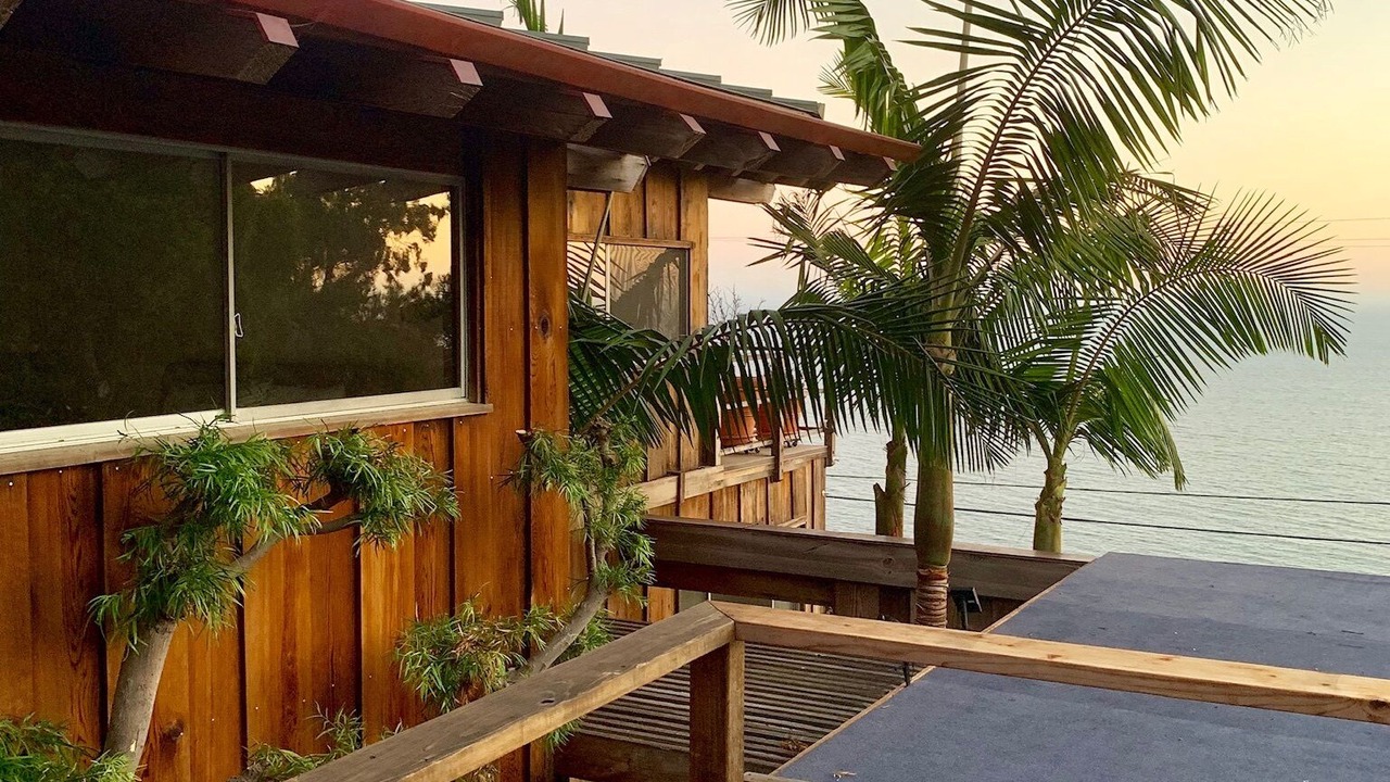 Photo of Patio Balcony in Eastern Malibu