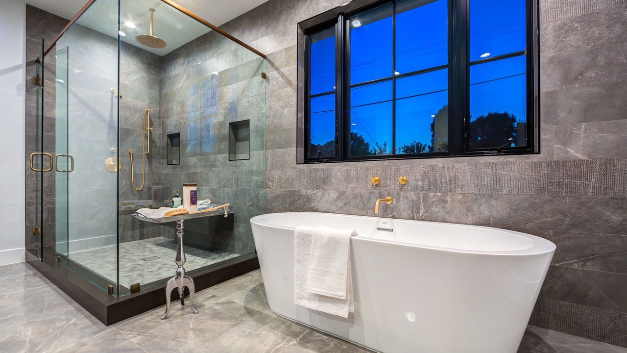 Photo of Bathroom in Sherman Oaks