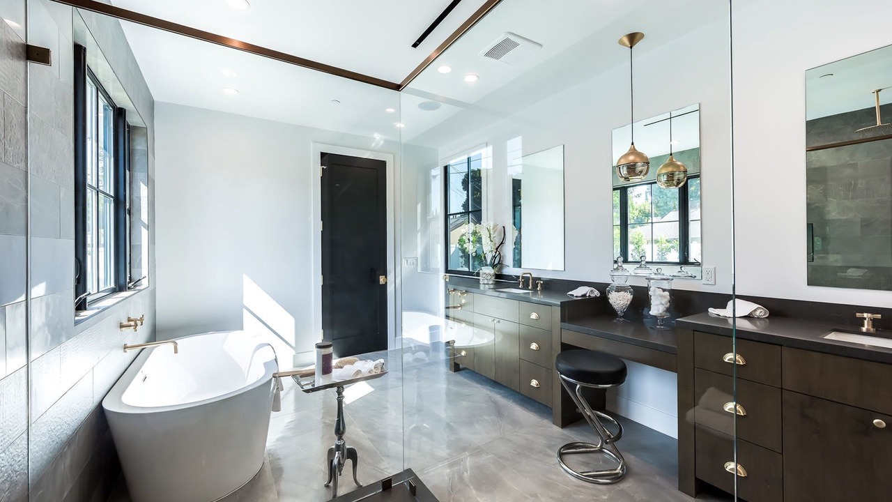 Photo of Bathroom in Sherman Oaks