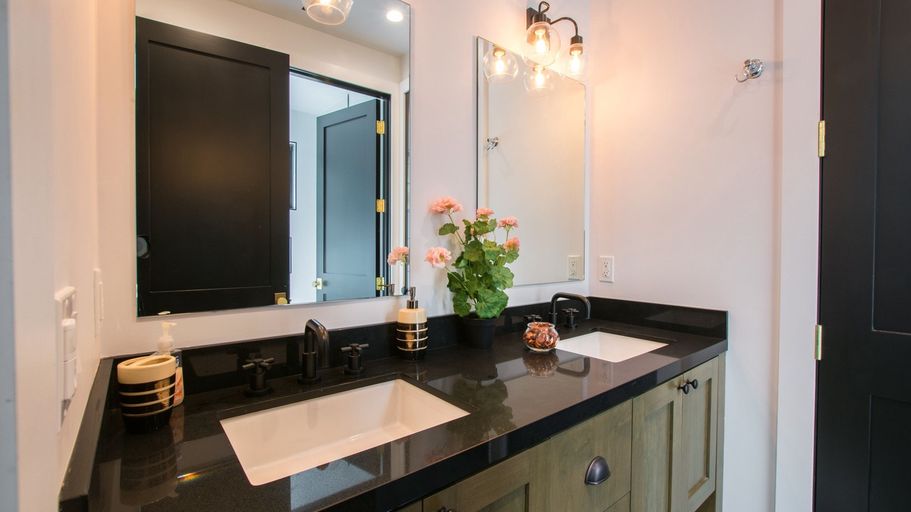 Photo of Bathroom in Sherman Oaks