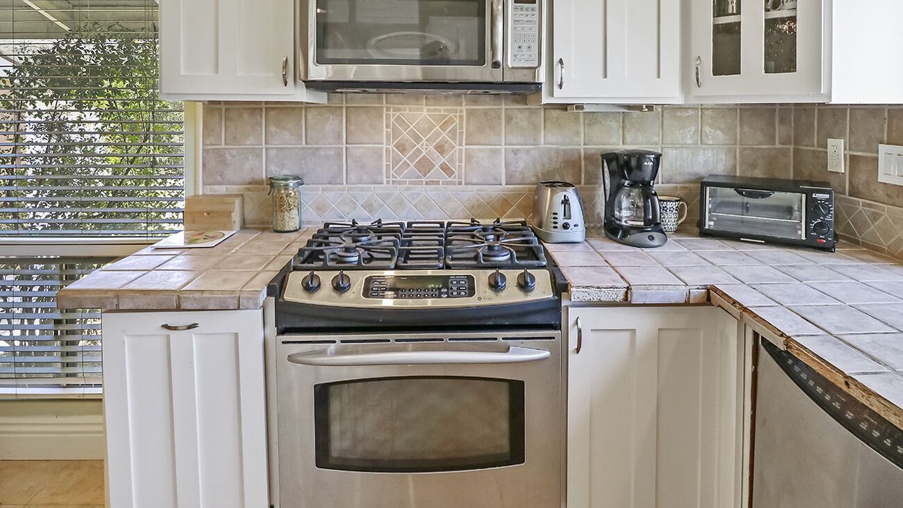 Photo of Kitchen in Woodland Hills