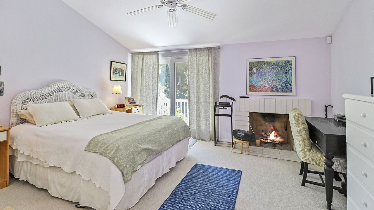 Photo of Bedroom in Woodland Hills