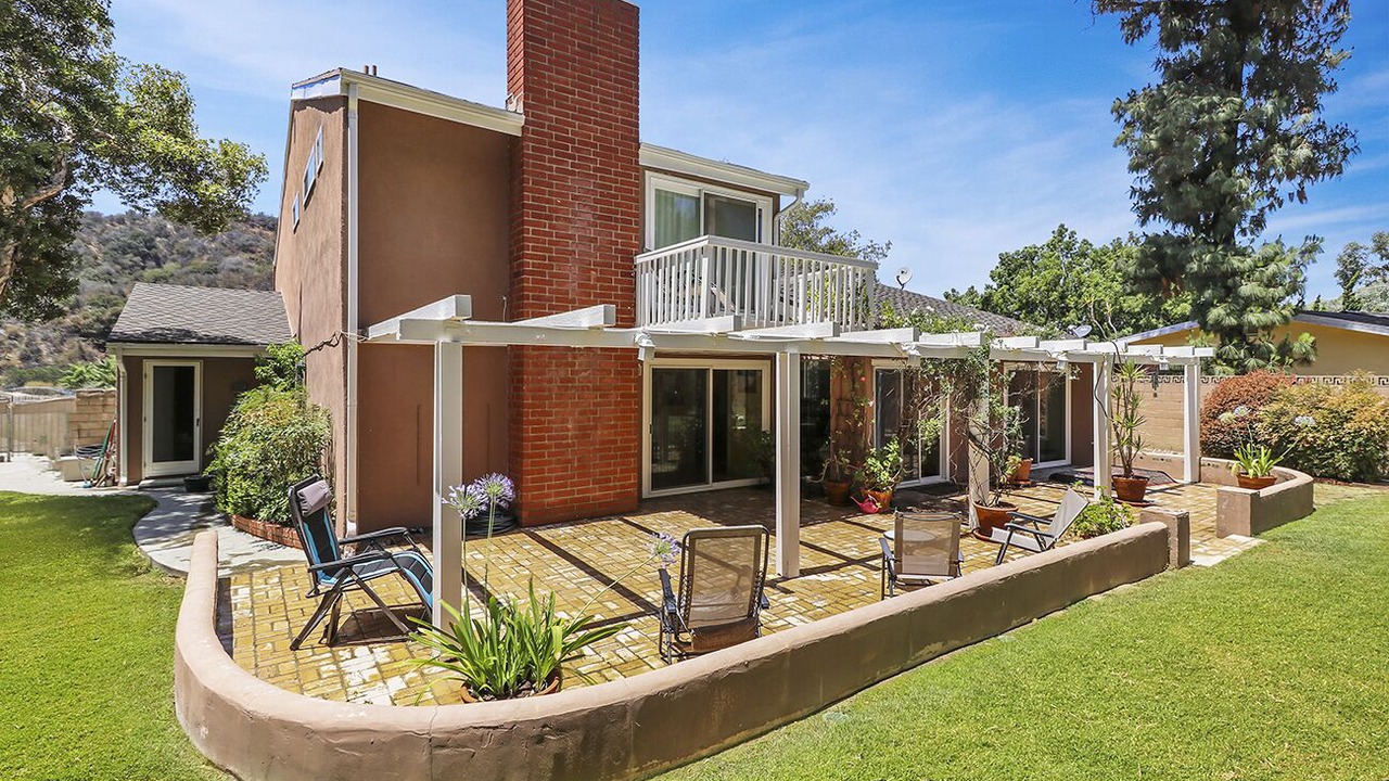 Photo of Patio Balcony in Woodland Hills