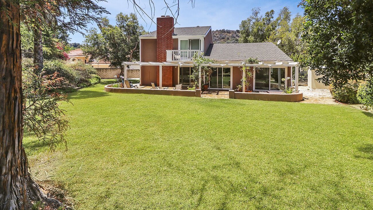Photo of Outdoor in Woodland Hills