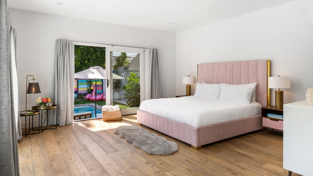 Photo of Bedroom in Beverly Grove