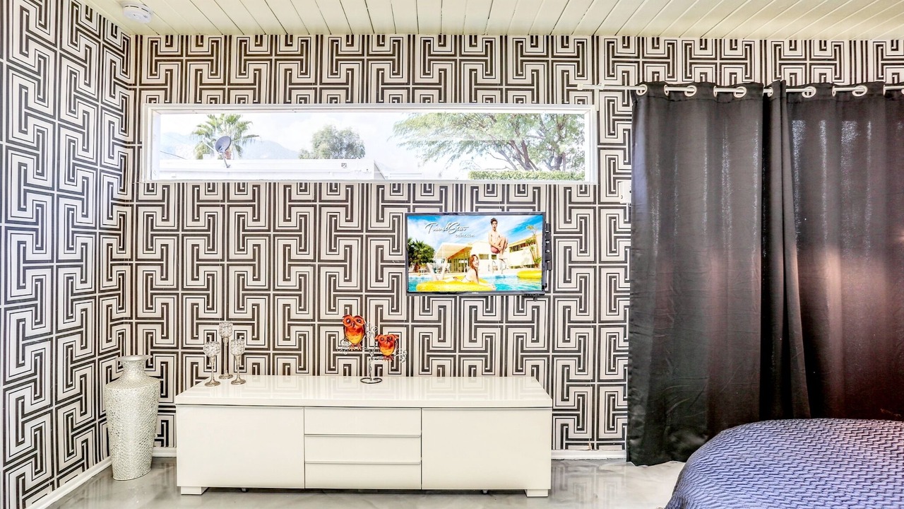Photo of Bedroom in Racquet Club Estates