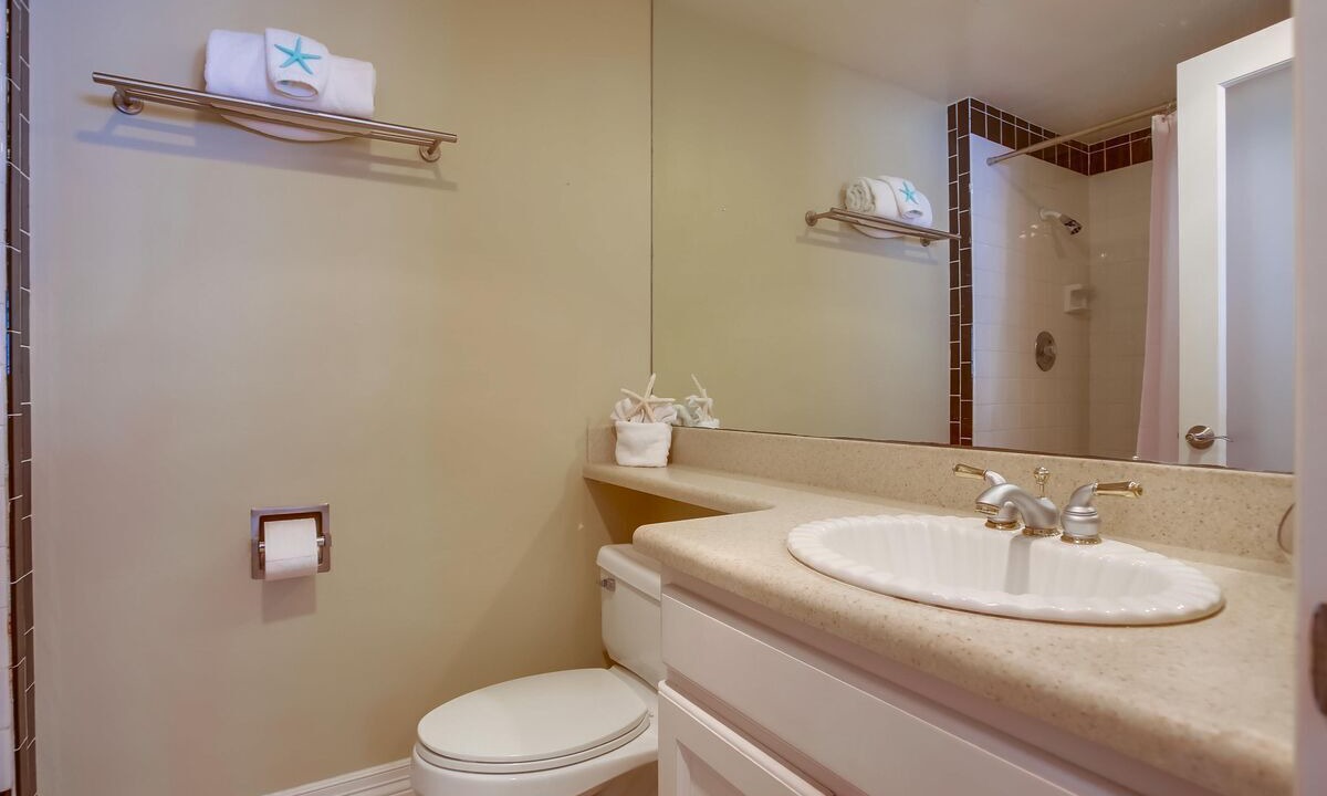 Photo of Bathroom in Lincoln Acres