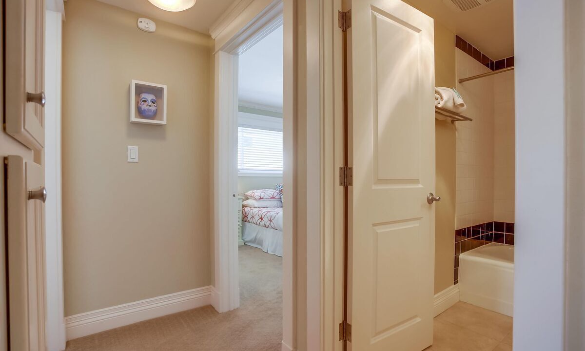 Photo of Bathroom in Lincoln Acres