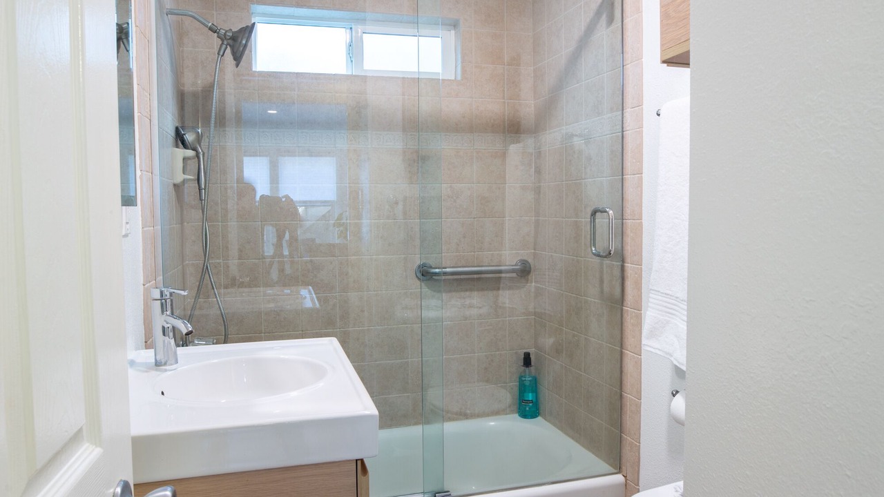 Photo of Bathroom in Belmont Shore