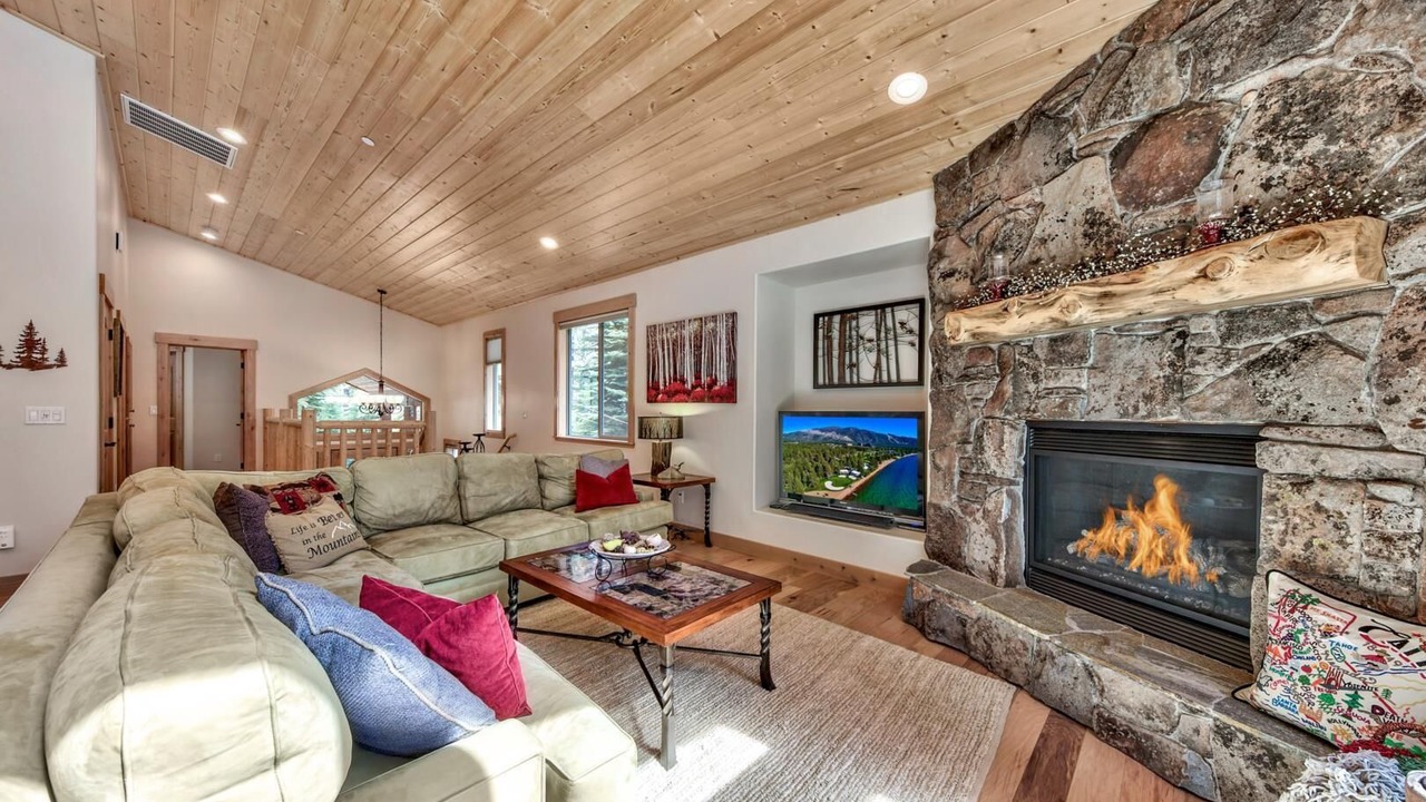 Photo of Livingroom in Tahoe Paradise