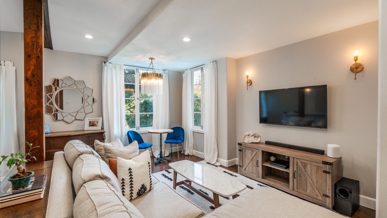 Photo of Livingroom in South Arroyo