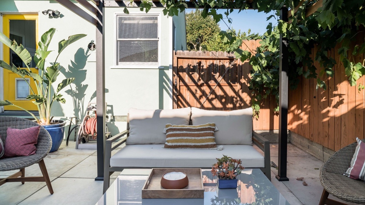 Photo of Patio Balcony in North Hollywood