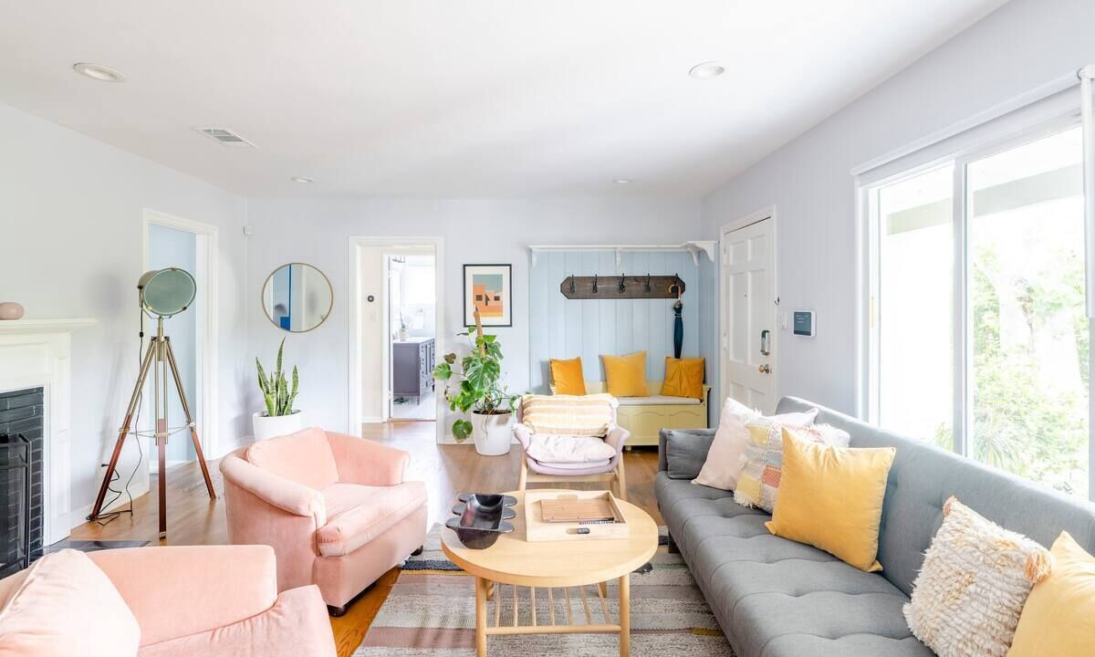 Photo of Livingroom in North Hollywood