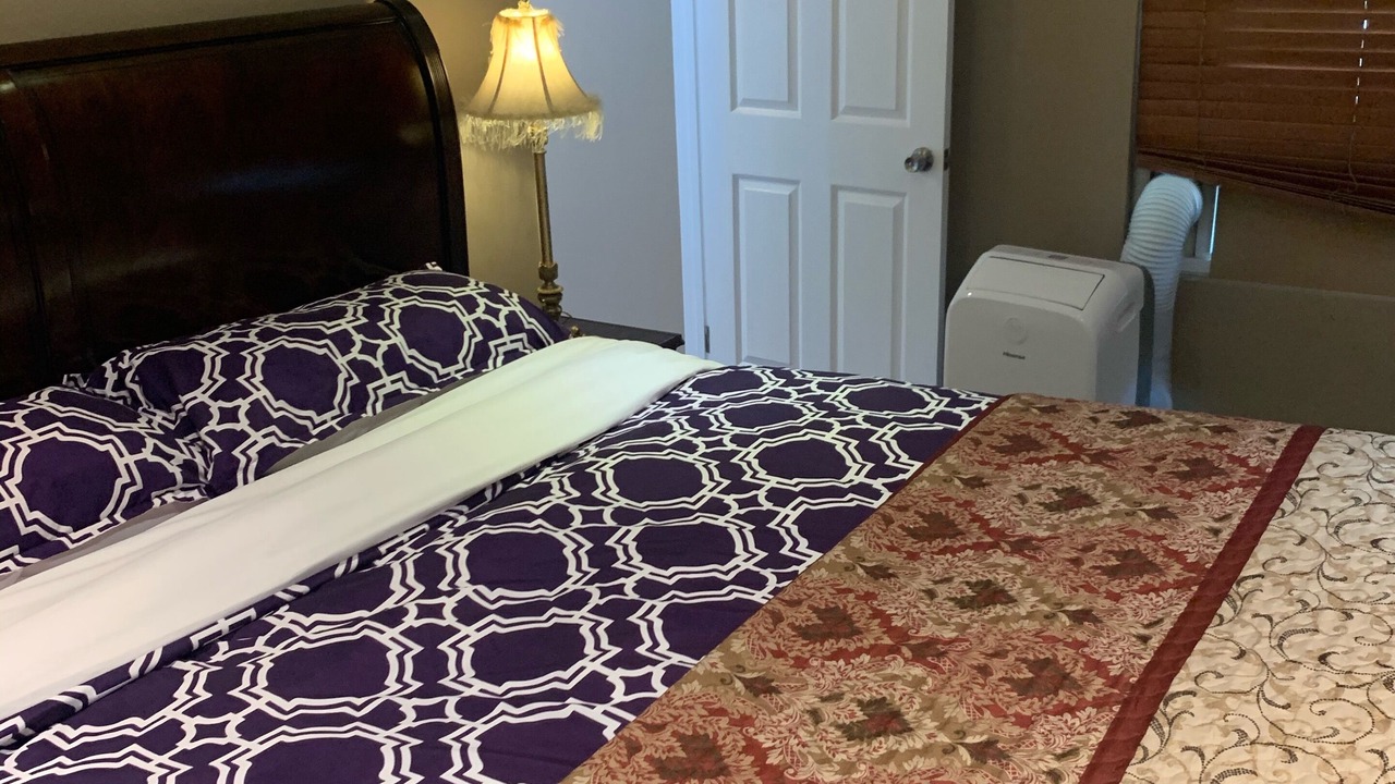 Photo of Bedroom in Warner Center