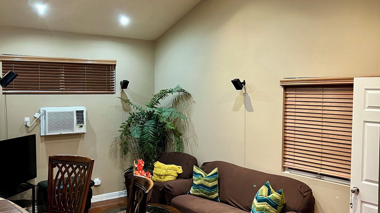 Photo of Livingroom in Warner Center