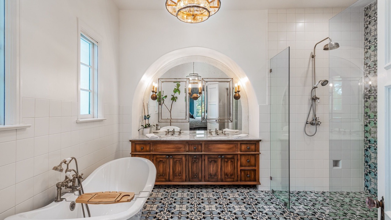 Photo of Bathroom in North Arroyo
