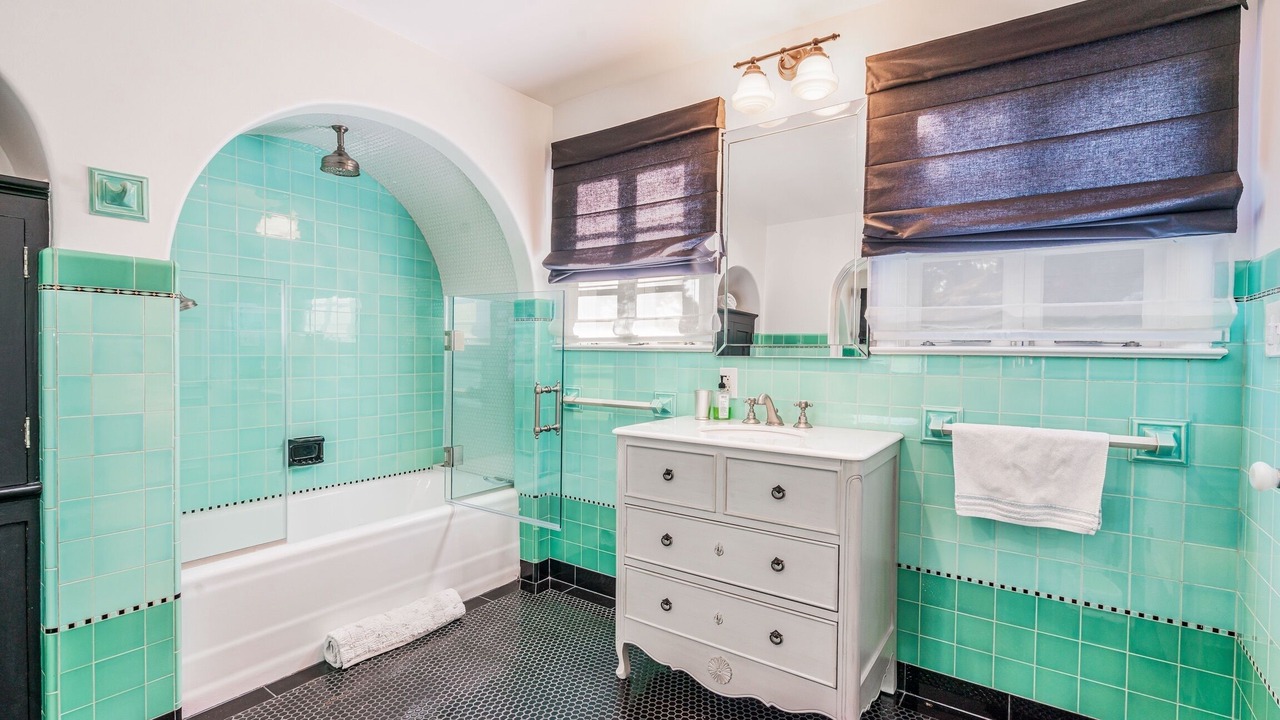 Photo of Bathroom in North Arroyo