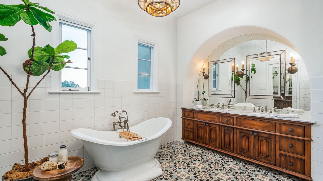 Photo of Bathroom in North Arroyo
