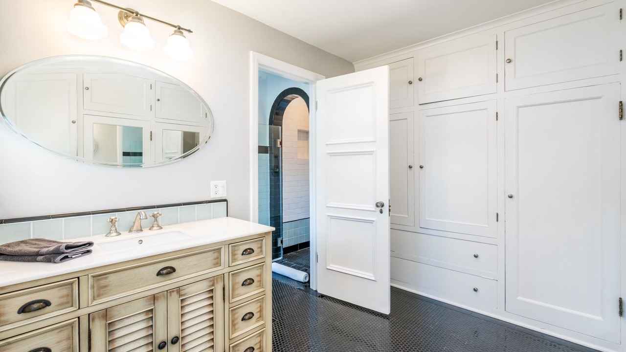 Photo of Bathroom in North Arroyo