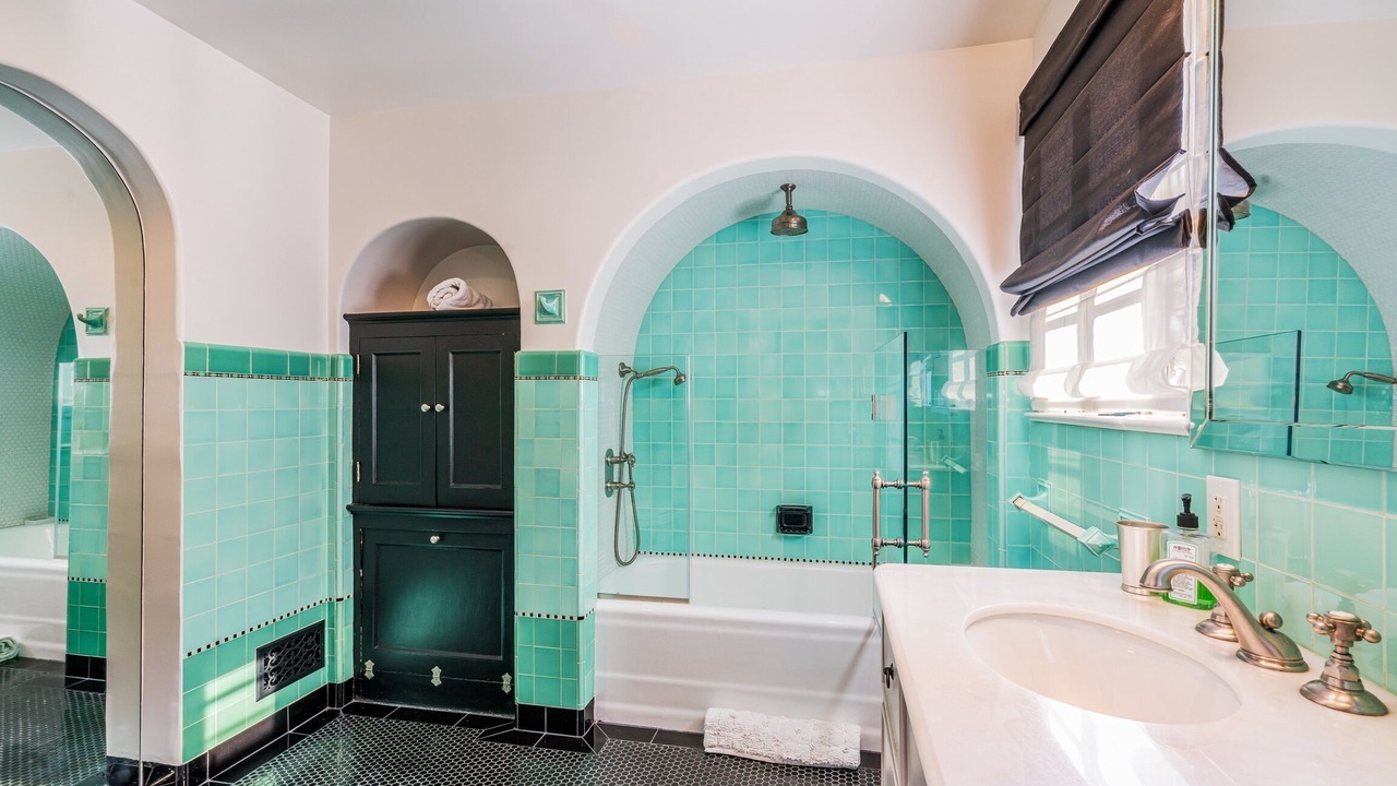 Photo of Bathroom in North Arroyo