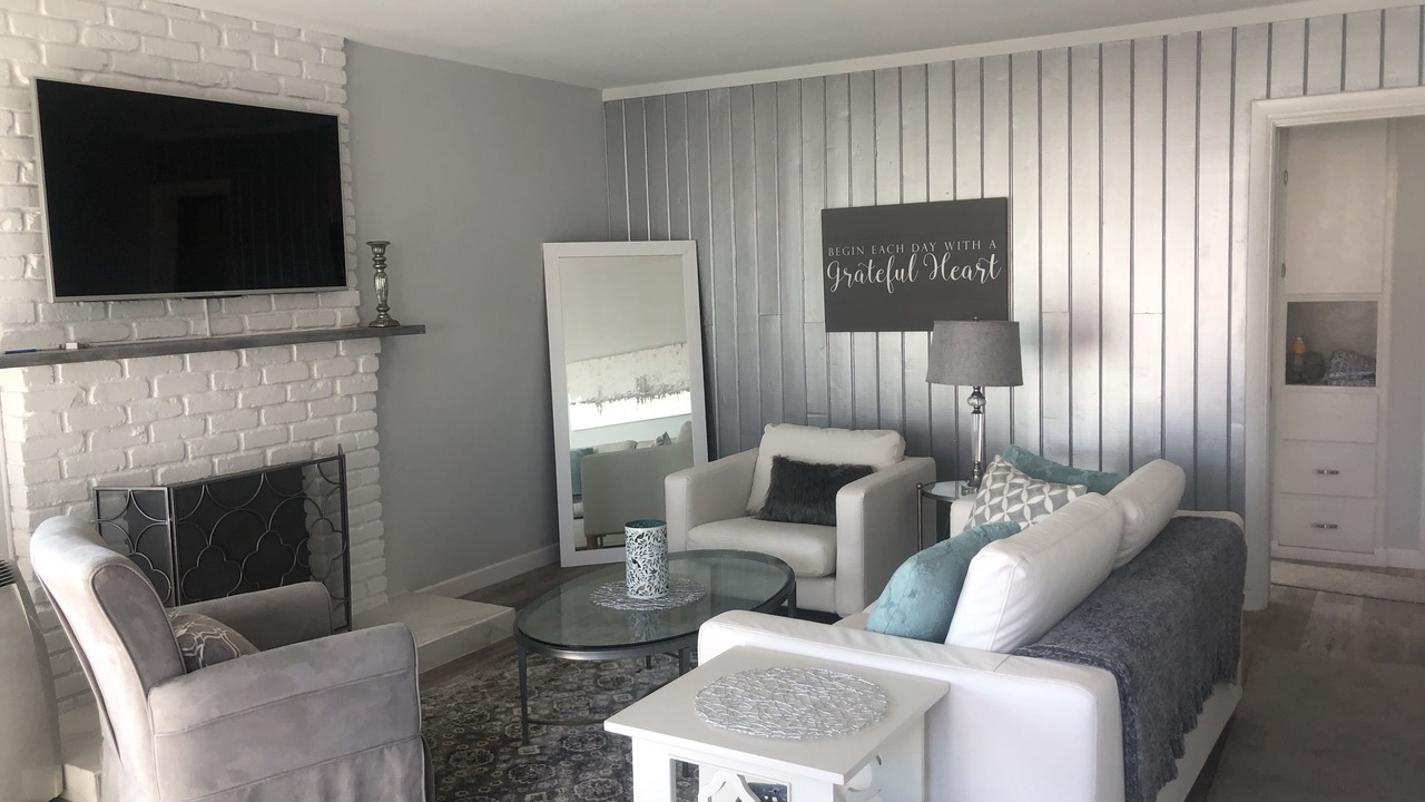 Photo of Livingroom in North Redondo